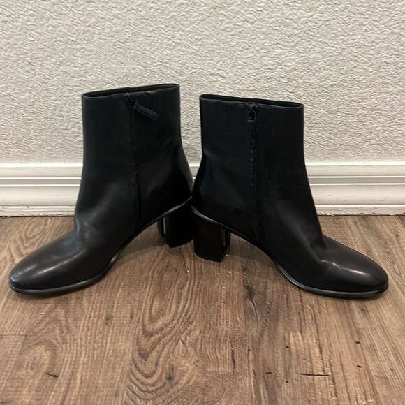 Brand new Tory burch Brooke stamped heel booties - Picture 4 of 6